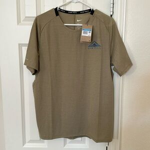 Men’s Nike trail running shirt